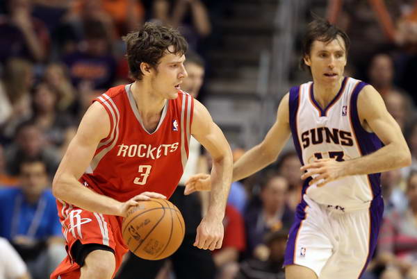 体育NBA季前赛：尼克斯114-107凯尔特人 取开门红