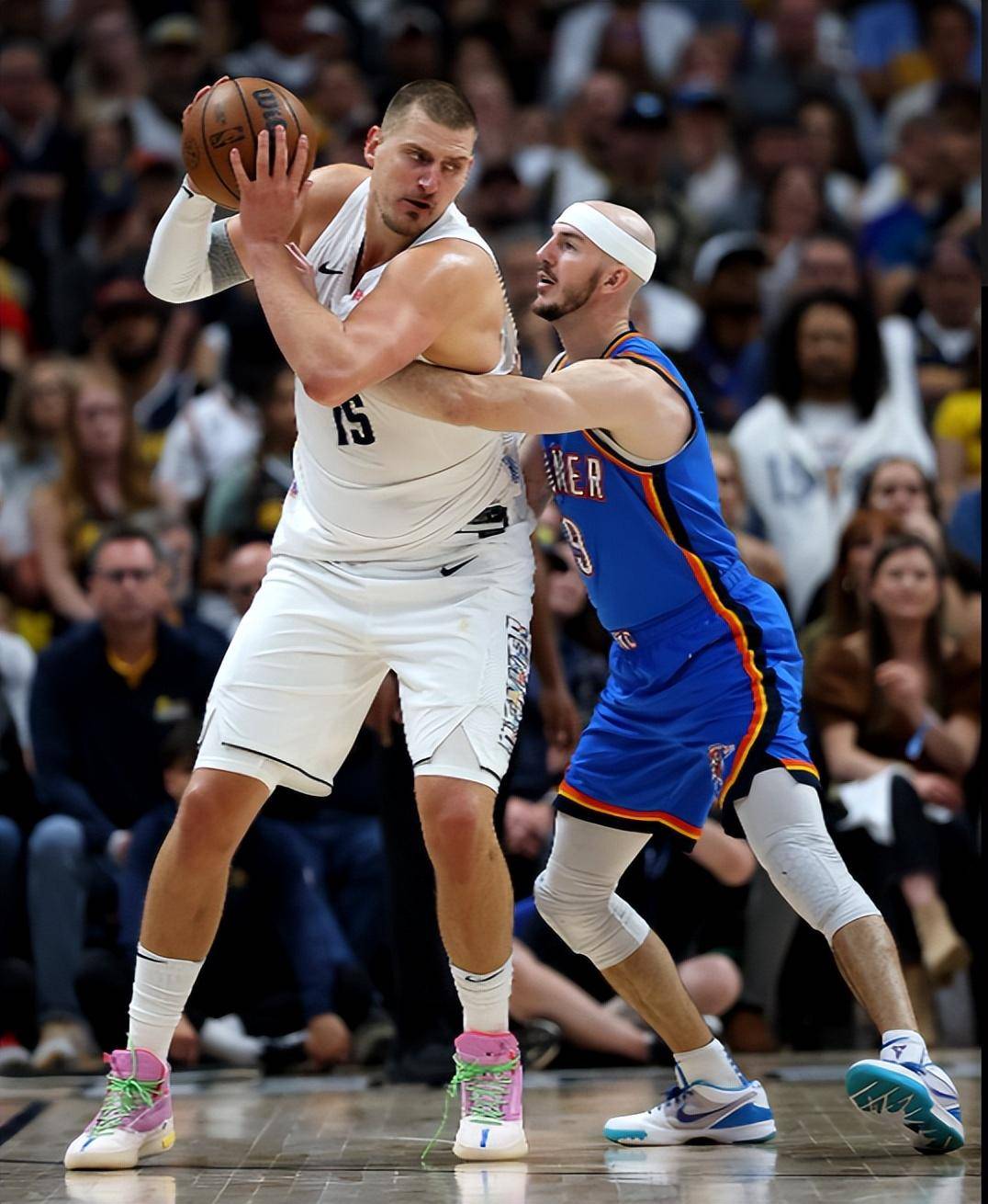 防守队员不 防守队员不